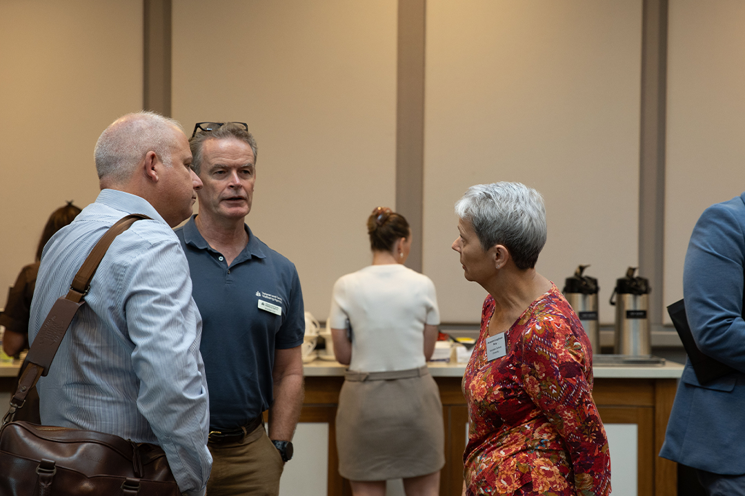 CEO of RSL Queensland Rob Skoda talking with participants of the VFWN Forum